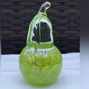 EUC St Clair lime Green Pear Paperweight